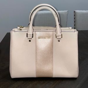 Gorgeous Michael Kors Bag